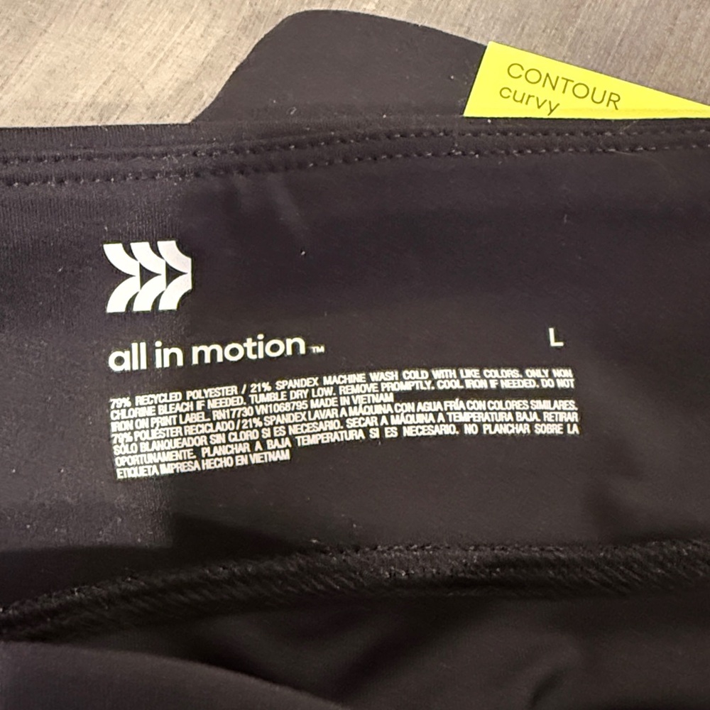 NWT All in Motion Black Leggings - Picture 2 of 4